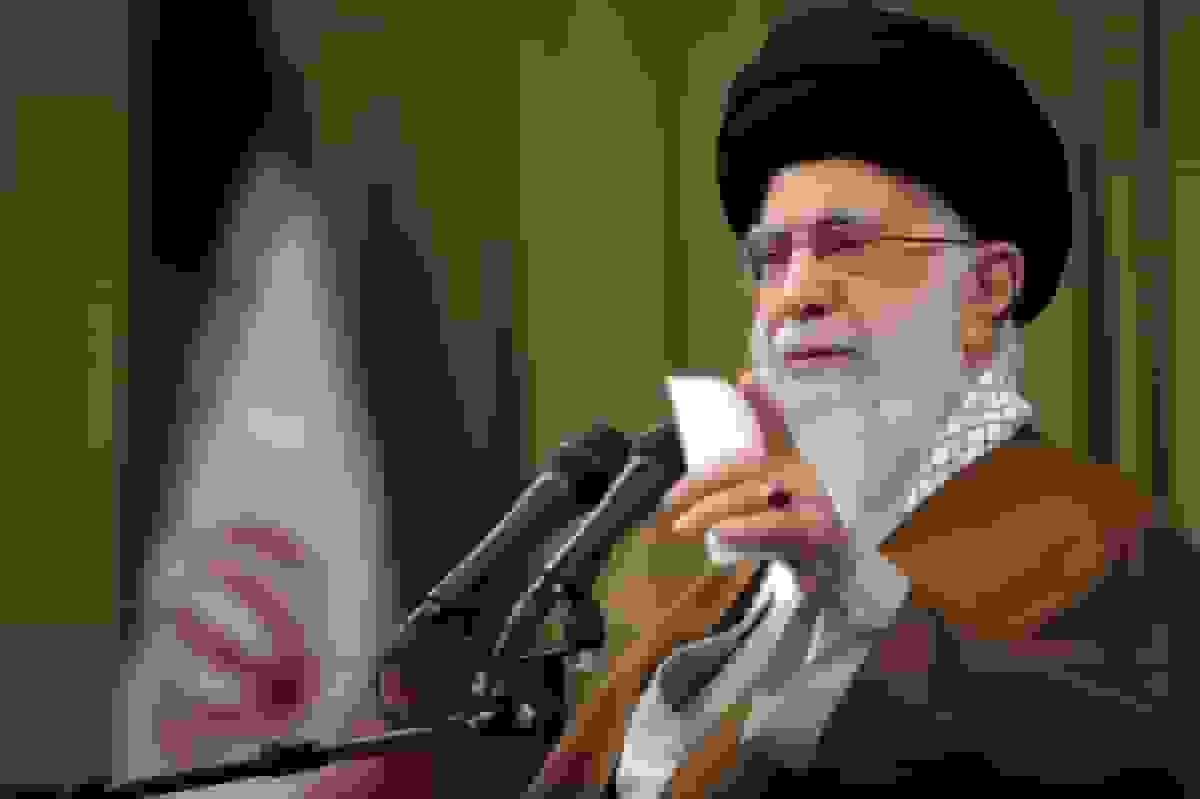 رهبر انقلاب: سفارت آمریکا اتاق توطئه علیه انقلاب بود