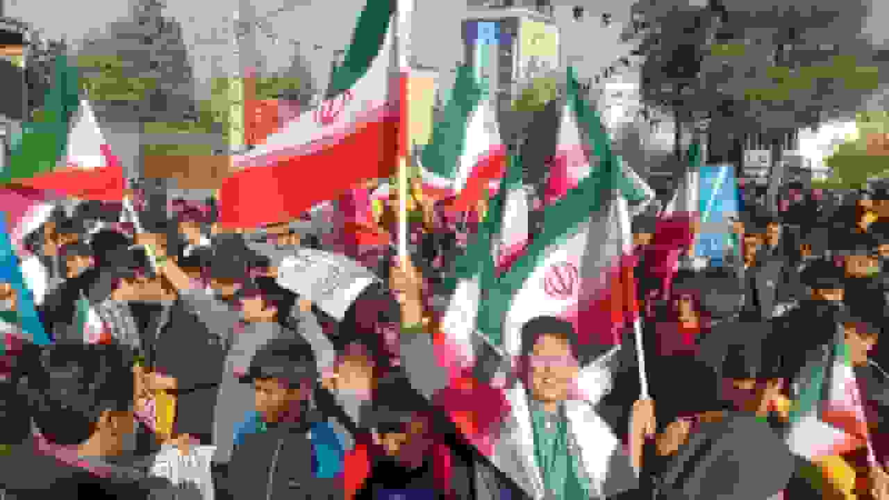 حضور پرشور مردم البرز در راهپیمایی یومالله ۱۳ آبان