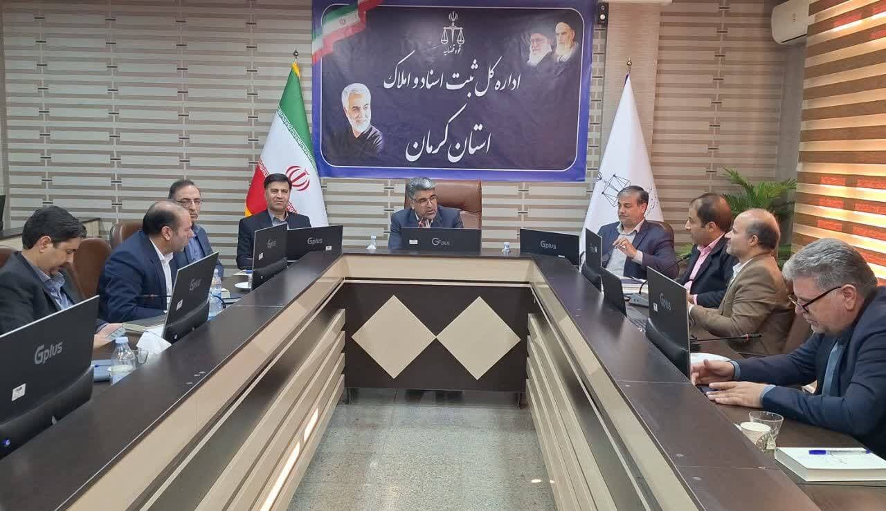 تعویض اسناد دفترچهای شهروندان کرمانی یک روزه انجام میشود