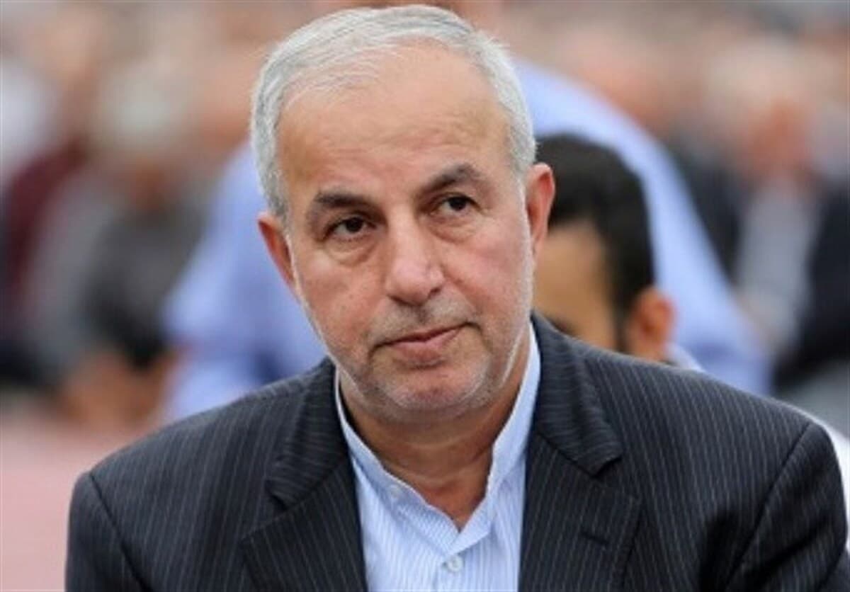 کوچکینژاد: از اقدام انقلابی بانک مرکزی در انحلال بانک آینده تشکر میکنیم