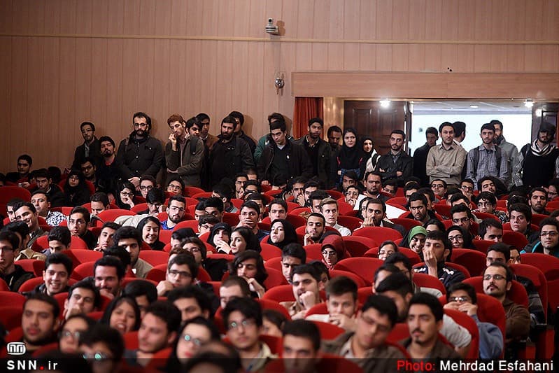 نقش تشکلهای دانشجویی انقلابی در نزاع گفتمانی دانشگاه پس از جنگ تحمیلی