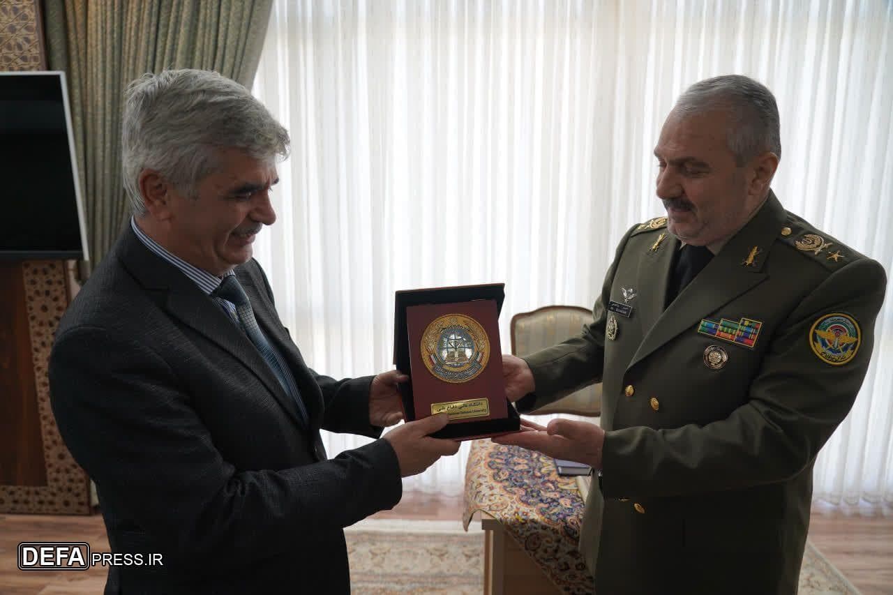 بازدید استادان دانشگاه دفاع ملی آذربایجان از دانشگاه عالی دفاع ملی ایران