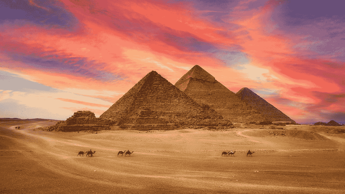 گفتوگو با عضو هیئت رئیسه مجلس درباره اهرام مصر و تلههای مرگبار