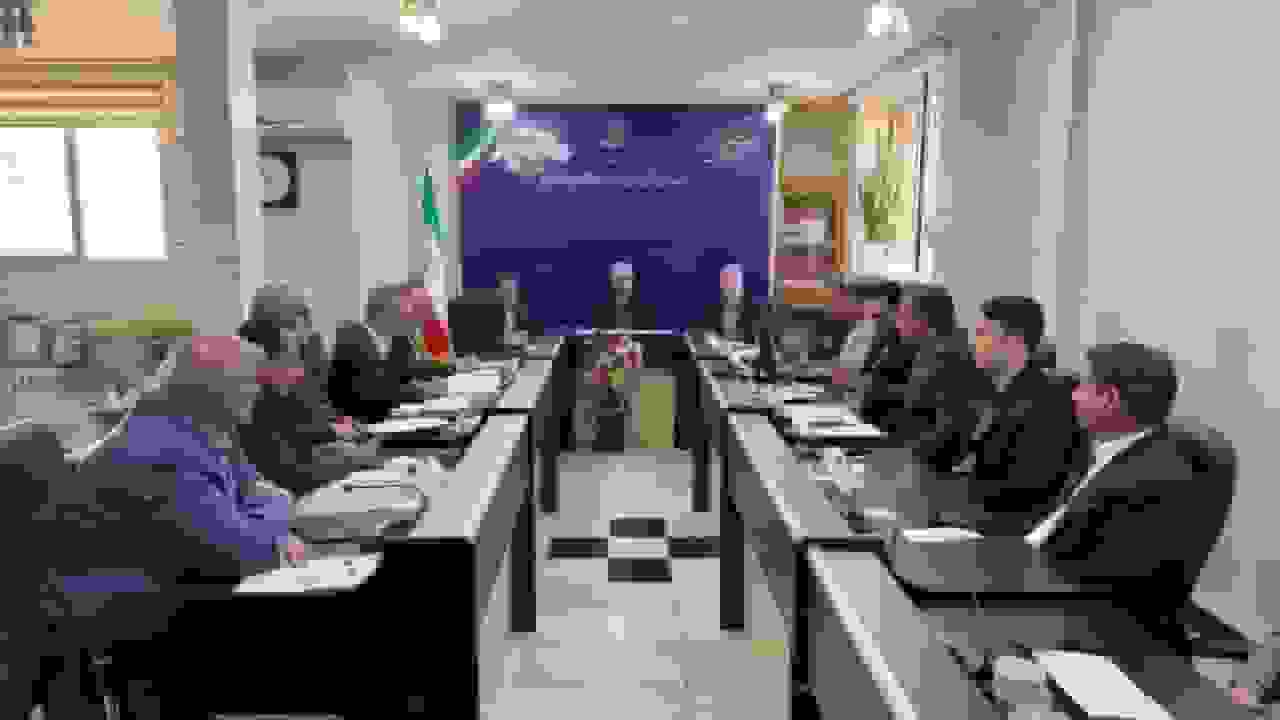 معاون استاندار لرستان: با اخلالگران در بازار برخورد میشود