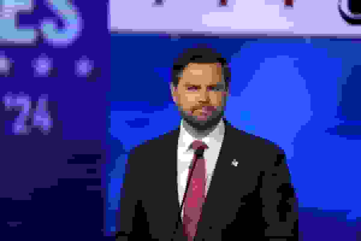 واکنش جی.دی. ونس به اظهارات ترامپ درباره آزمایشهای هستهای