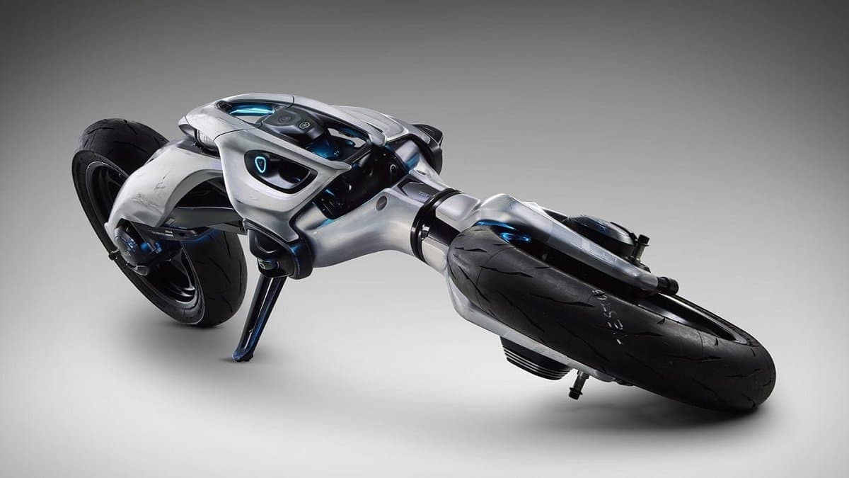 معرفی موتورسیکلت برقی یاماها MOTOROiD با قابلیت چرخش ۱۸۰ درجه