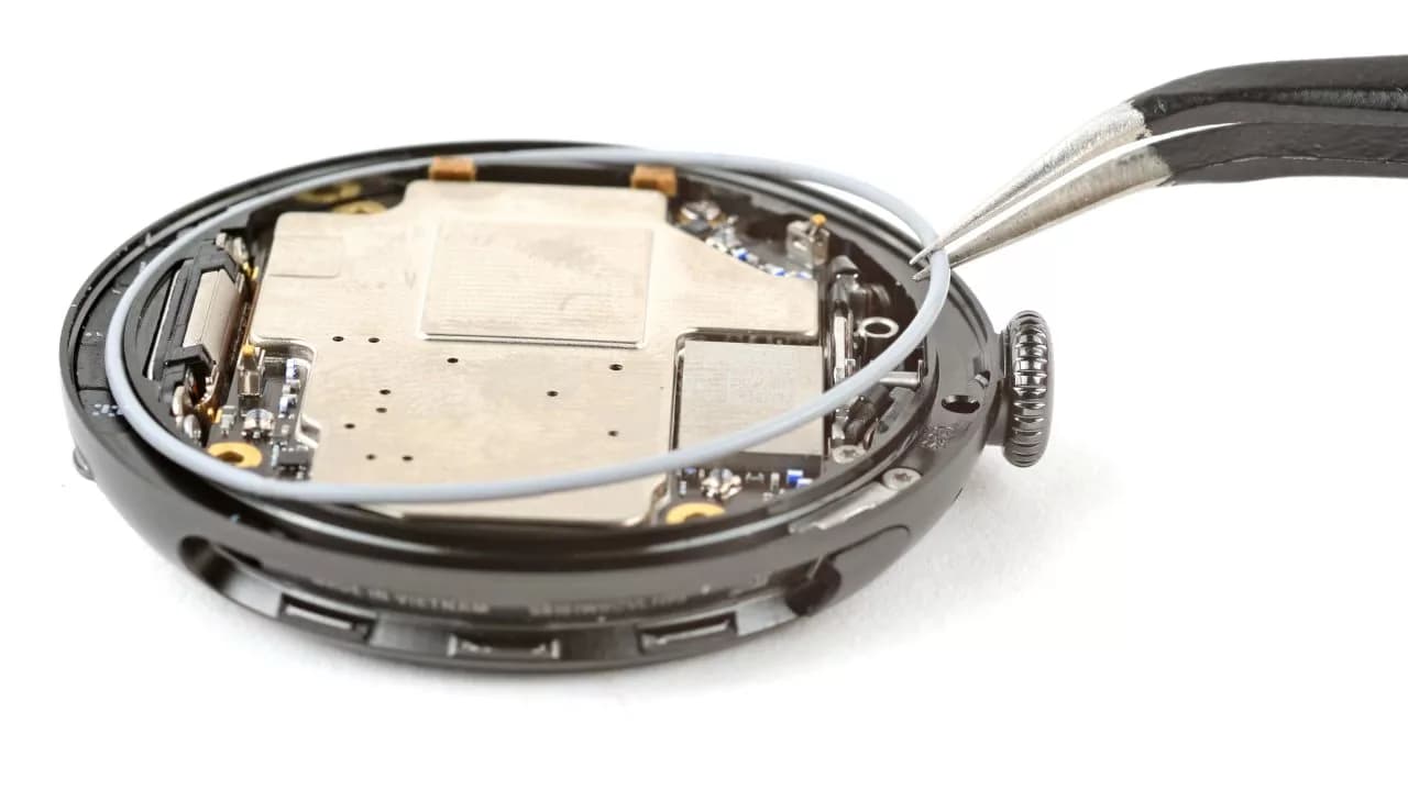 پیکسل واچ 4: تعمیرپذیرترین ساعت هوشمند بازار از نگاه iFixit