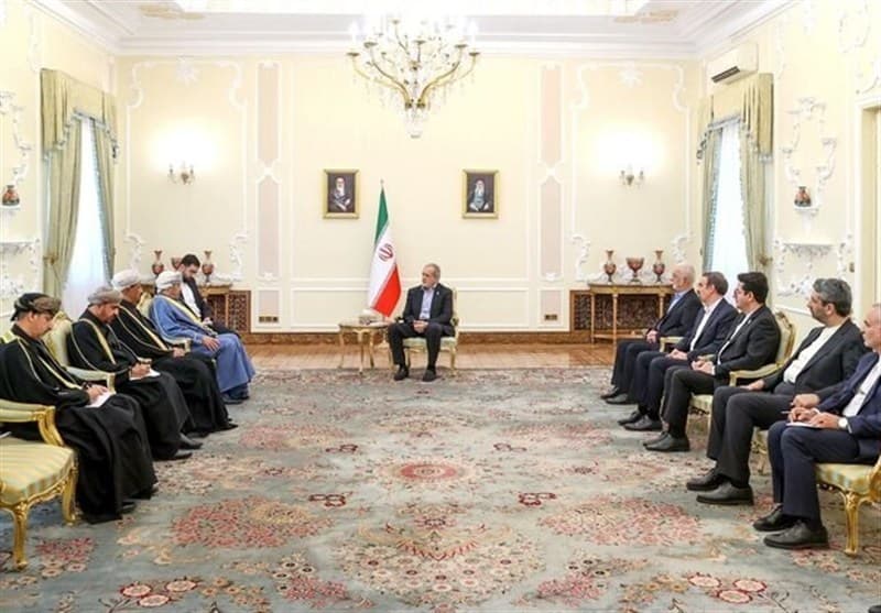 پزشکیان: ایران و عمان یاور هم در فراز و نشیبهای منطقه